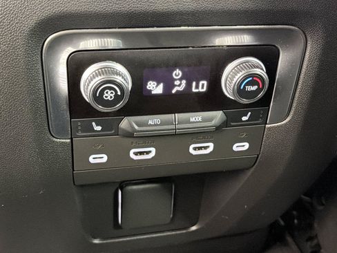 Certified 2024 GMC Yukon Denali Ultimate AWD/4WD image 23