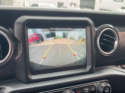 Certified 2021 Jeep Wrangler Unlimited Sahara AWD/4WD image 19