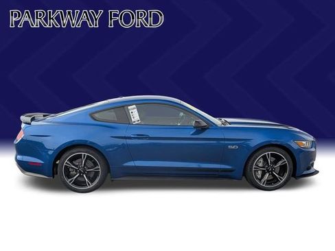 Used 2017 Ford Mustang GT Premium image 4