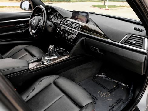 Used 2018 BMW 330i Sedan w/ Convenience Package RWD image 18