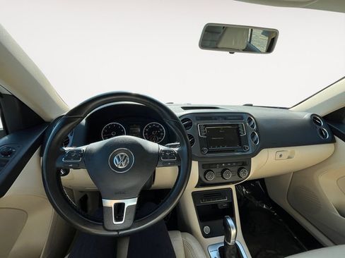 Used 2018 Volkswagen Tiguan Limited w/ Premium Package AWD/4WD image 10