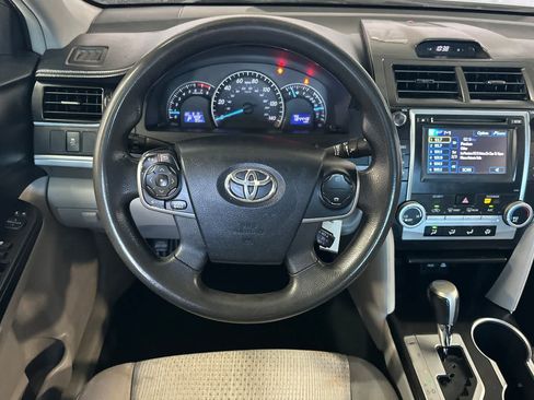 Used 2014 Toyota Camry LE FWD image 15