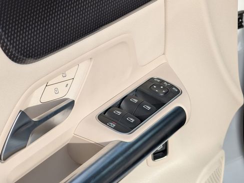 Certified 2022 Mercedes-Benz GLA 250 4MATIC image 10