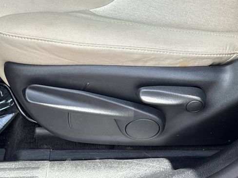 Used 2015 Jeep Cherokee Sport FWD image 27