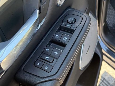 New 2026 RAM 1500 Laramie AWD/4WD image 13