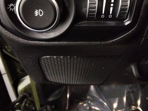 Used 2021 Jeep Wrangler Unlimited Rubicon w/ Dual Top Group image 19