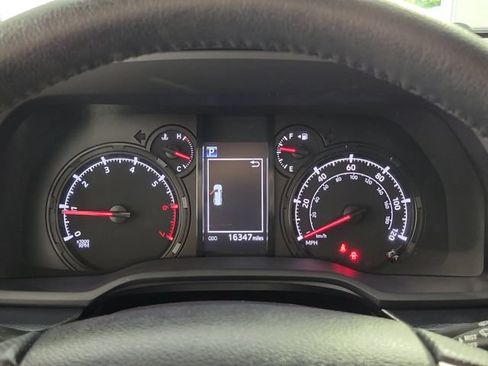 Used 2024 Toyota 4Runner SR5 Premium w/ Moonroof Package AWD/4WD image 28