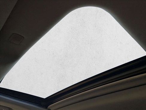 Used 2020 Toyota Highlander XLE image 17