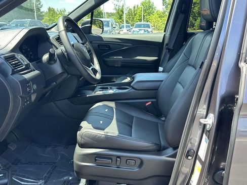 Certified 2025 Honda Ridgeline TrailSport+ image 4