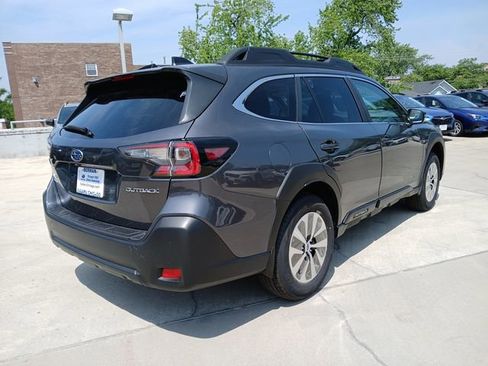 Used 2025 Subaru Outback Premium image 3