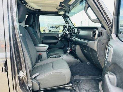Used 2020 Jeep Gladiator Sport w/ Quick Order Package 24S AWD/4WD image 28