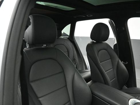 Used 2022 Mercedes-Benz GLC 300 4MATIC image 32