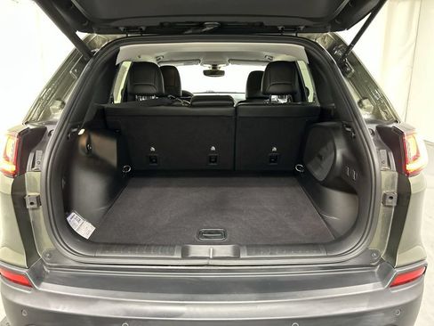 Used 2019 Jeep Cherokee Limited AWD/4WD image 21