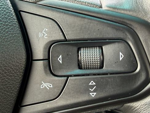 Used 2023 Chevrolet Bolt LT w/ Infotainment Package FWD image 19