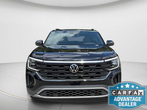 Used 2024 Volkswagen Atlas Cross Sport SE FWD image 3