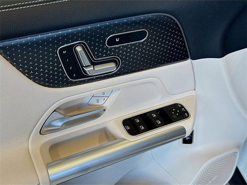 Certified 2025 Mercedes-Benz GLA 250 4MATIC image 14