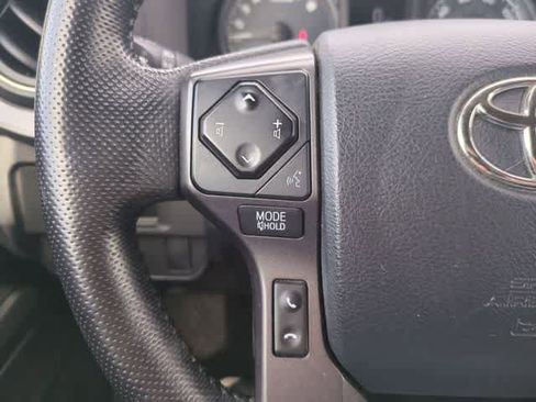 Used 2016 Toyota Tacoma TRD Sport w/ Towing Package image 22