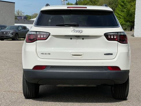 Used 2018 Jeep Compass Latitude w/ Popular Equipment Group AWD/4WD image 35
