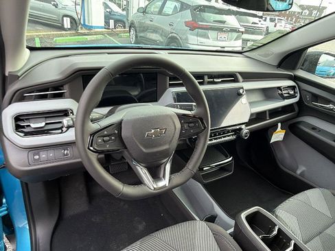 New 2027 Chevrolet Bolt LT w/ Comfort Package FWD image 17