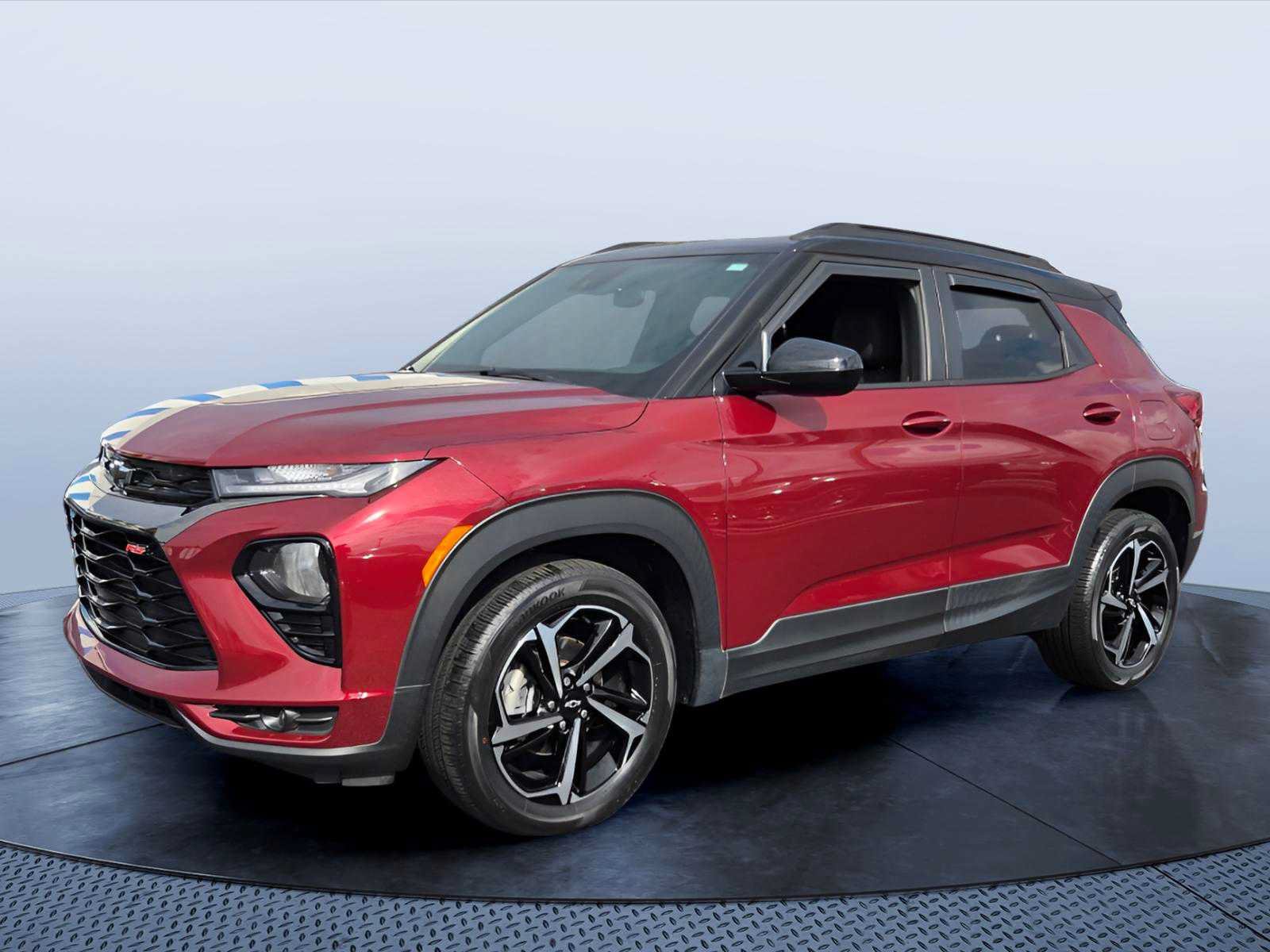 Used 2023 Chevrolet TrailBlazer RS FWD image 2