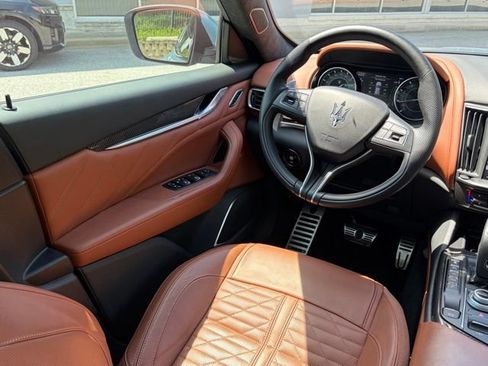 Used 2023 Maserati Levante F Tributo AWD/4WD image 43