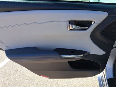 Used 2014 Toyota Avalon XLE Touring image 7