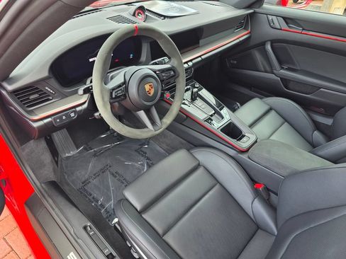 Used 2025 Porsche 911 Carrera RWD image 10