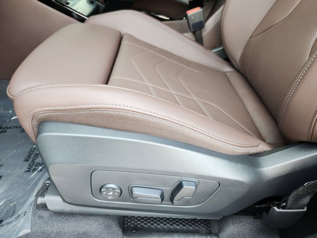 Certified 2025 BMW X1 xDrive28i w/ Convenience Package AWD/4WD image 27