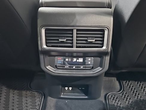 New 2026 Volkswagen Atlas SE image 18