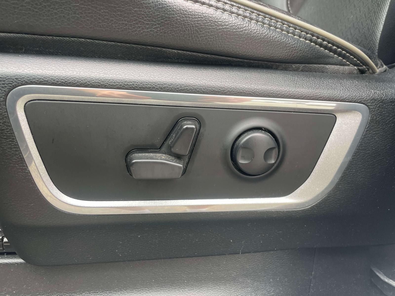 Used 2023 RAM 1500 Laramie AWD/4WD image 18