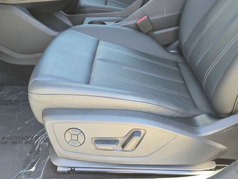 Certified 2024 Audi Q4 e-tron Prestige w/ Black Optic Package image 17