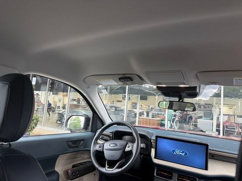 Used 2025 Ford Maverick Lariat AWD/4WD image 10