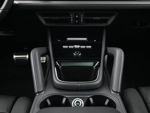 Certified 2026 Porsche Cayenne S w/ Premium Package Plus AWD/4WD image 10