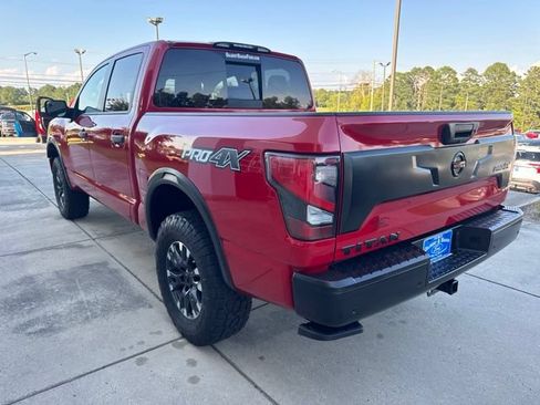 Used 2021 Nissan Titan PRO-4X w/ Pro-4x Convenience Package AWD/4WD image 5