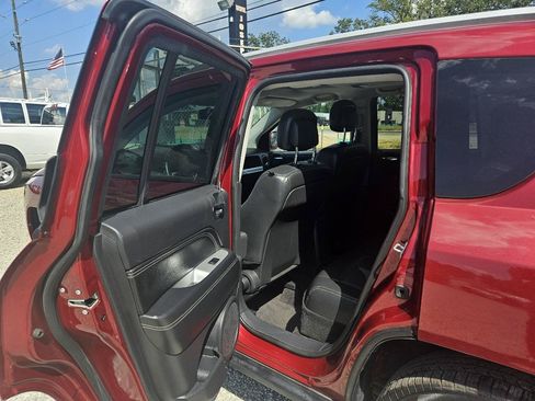 Used 2017 Jeep Compass Latitude AWD/4WD image 16