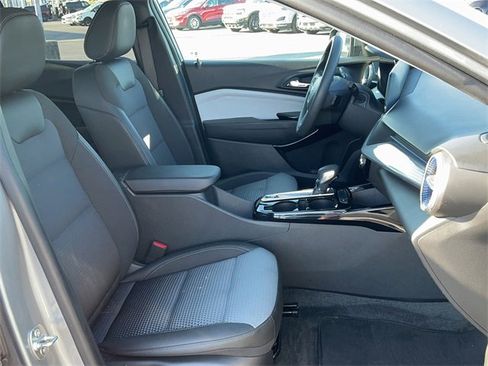 Used 2024 Chevrolet Trax LT image 17