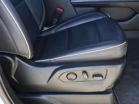 Used 2022 GMC Yukon SLT w/ SLT Premium Package image 20