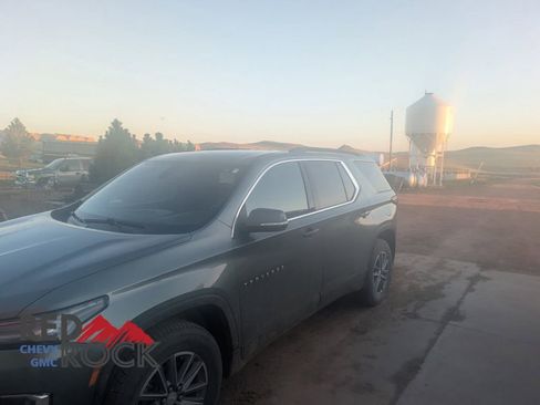 Used 2023 Chevrolet Traverse LT FWD image 4