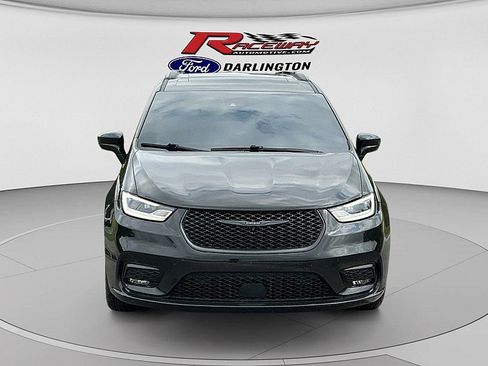 Used 2022 Chrysler Pacifica Limited w/ S Appearance Package FWD image 5