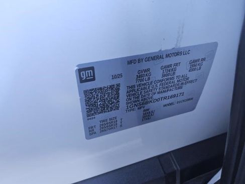 Used 2026 Chevrolet Suburban LS AWD/4WD image 26