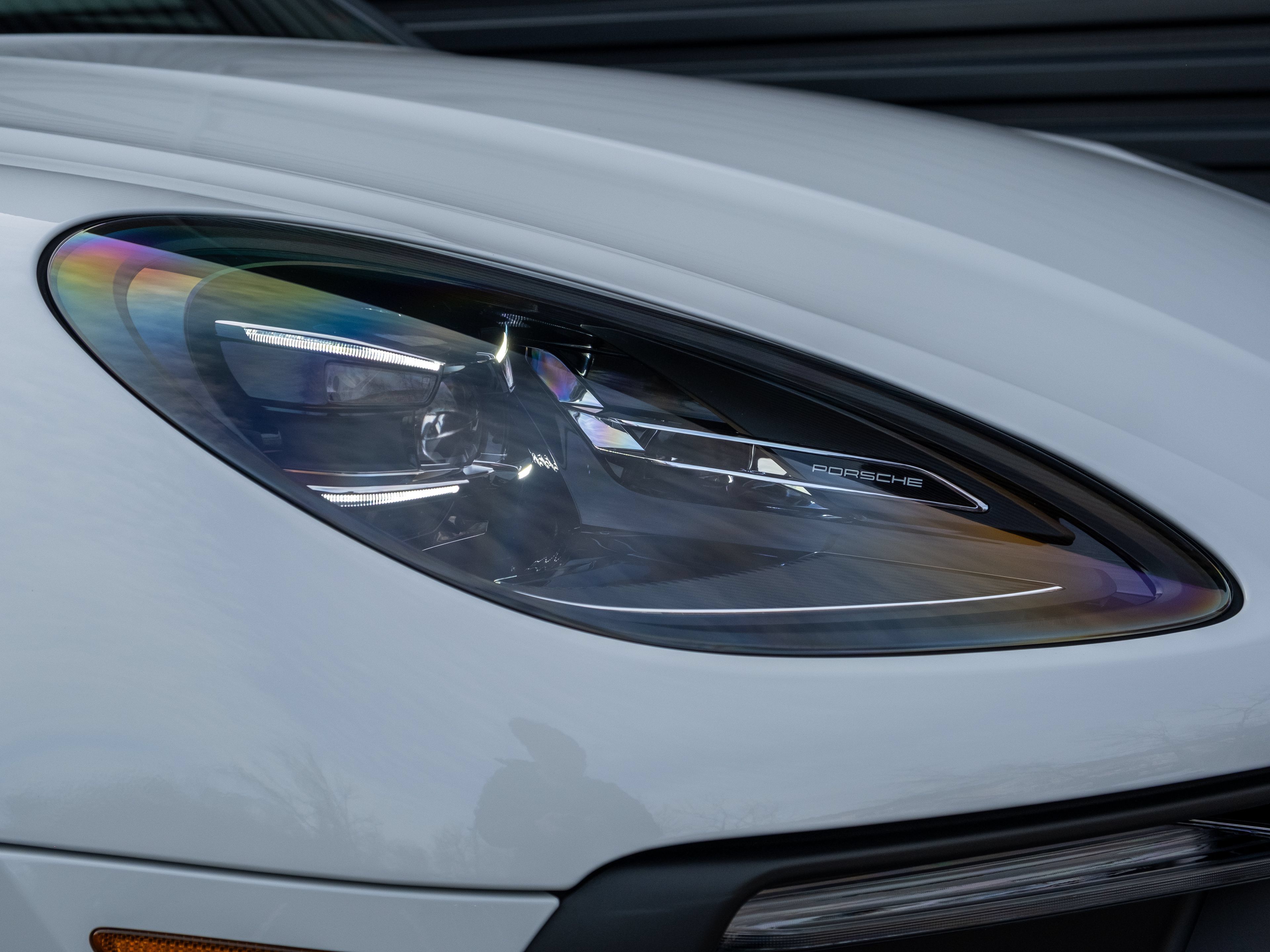 Certified 2026 Porsche Macan AWD/4WD image 23