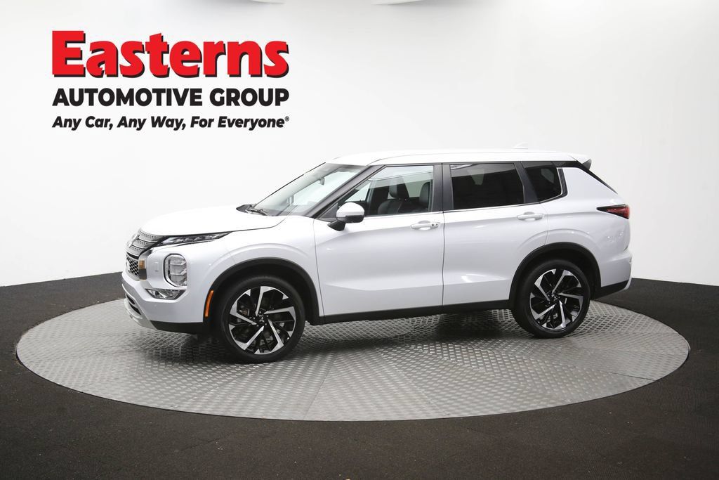 Used 2024 Mitsubishi Outlander SE AWD/4WD image 61