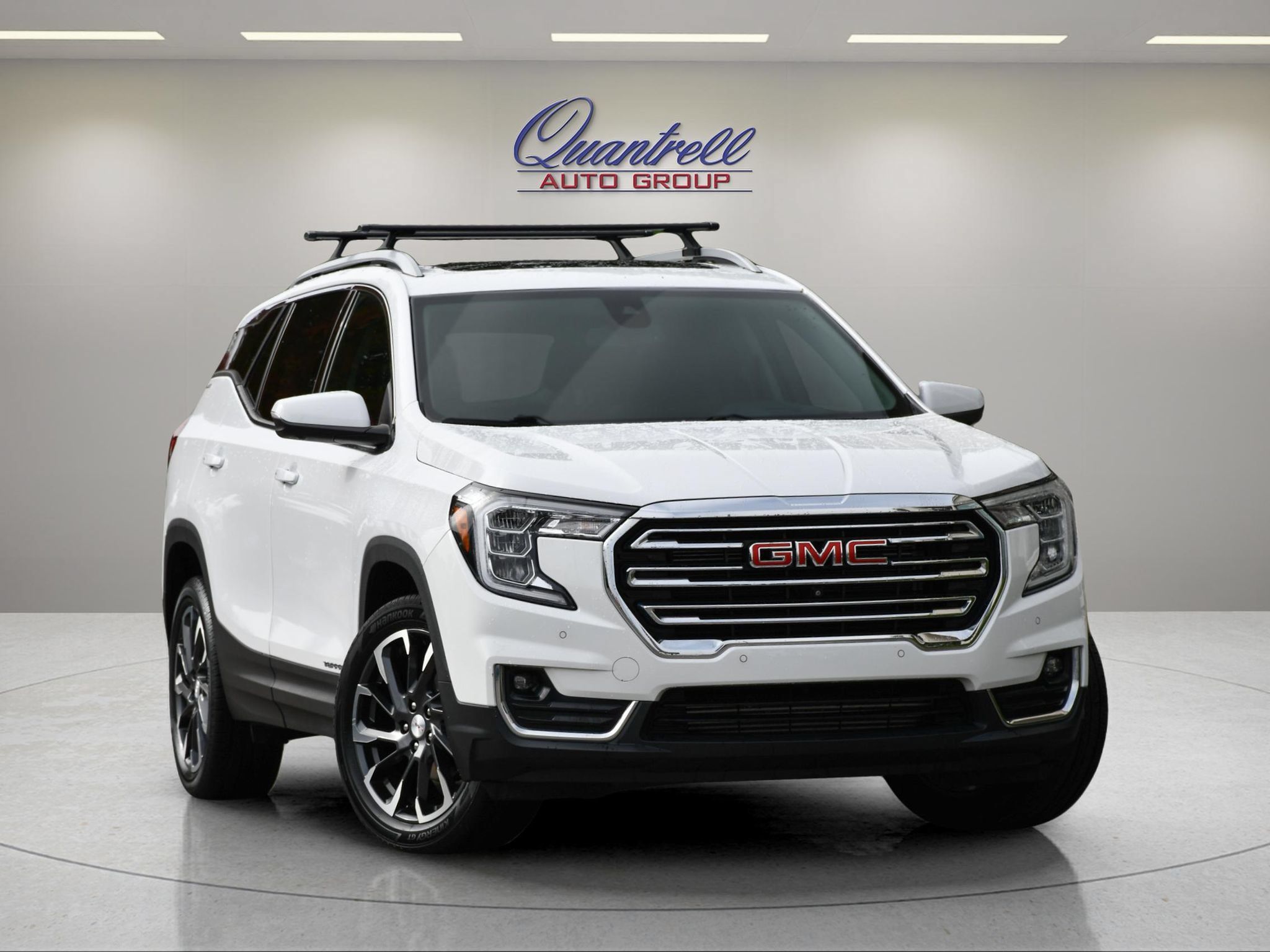 Used 2023 GMC Terrain SLT w/ Infotainment Package II AWD/4WD image 1