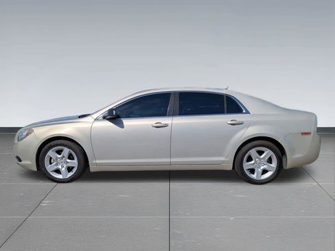 Used 2011 Chevrolet Malibu LS image 2
