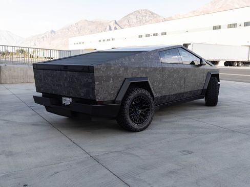 Used 2024 Tesla Cybertruck AWD Crew Cab image 12