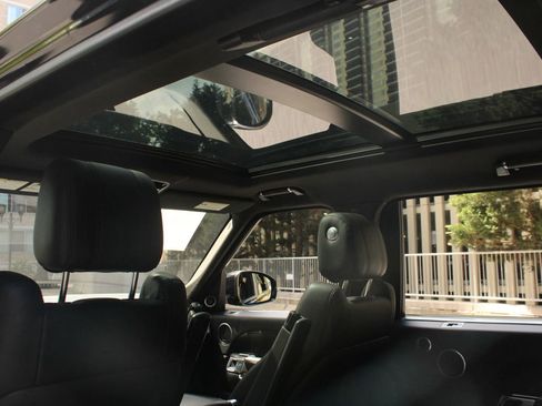 Used 2017 Land Rover Range Rover Long Wheelbase Supercharged image 22