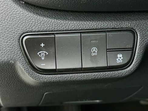 Used 2025 Kia Seltos S image 17