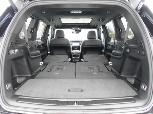 New 2025 Jeep Grand Cherokee L Limited w/ Trailer Tow Package image 15