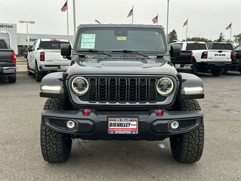 Used 2024 Jeep Gladiator Rubicon image 9