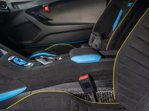 Used 2023 Lamborghini Huracan STO image 34